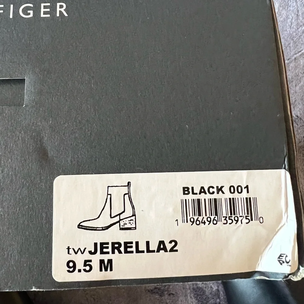 Tommy Hilfiger Jerella2 Black Ankle Boots Size 9.5M NIB